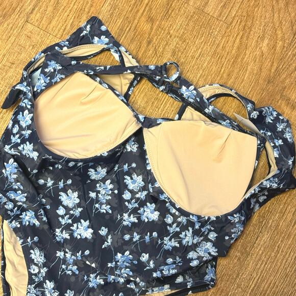A Pea in the Pod Maternity Blue Floral Ruffle One-Piece Swimsuit Size Large - Picture 6 of 12